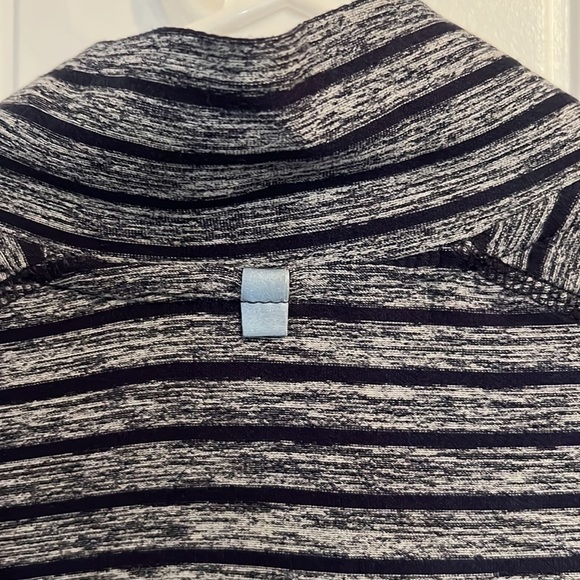 𝅺HIND HYDRA Small Woman’s 1/4 zip pullover - Picture 7 of 12